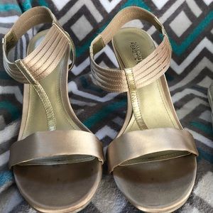 Kenneth Cole reaction satin heels